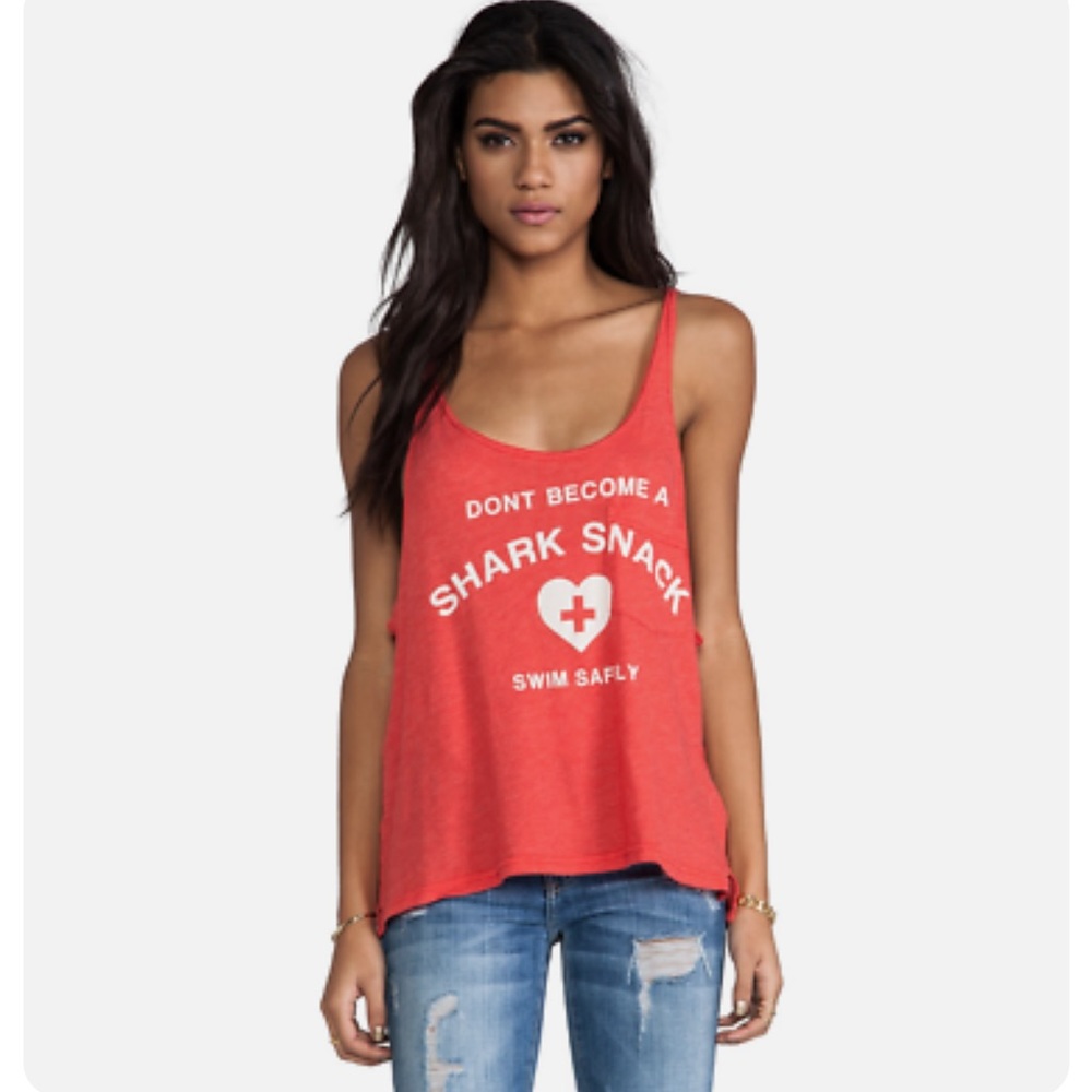 Wildfox red Shark snack tank - Picture 2 of 6